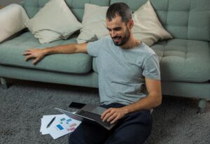 Consolidación de Deudas: Una Guía Conversacional sobre Ventajas y Desventajas