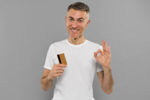 ¿Recompensas en efectivo o en millas? Hablemos de tarjetas de crédito con beneficios