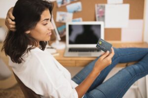 Emplear una Tarjeta de Crédito para Fortalecer tu Historial: Una Estrategia Inteligente para el Crecimiento Financiero