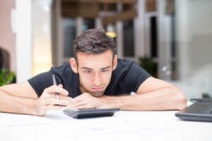 Cómo crear un presupuesto efectivo durante la búsqueda de empleo